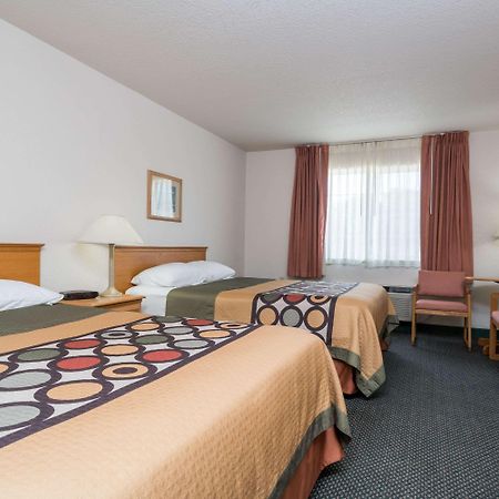 Super 8 By Wyndham Sheldon Hotel Exterior foto