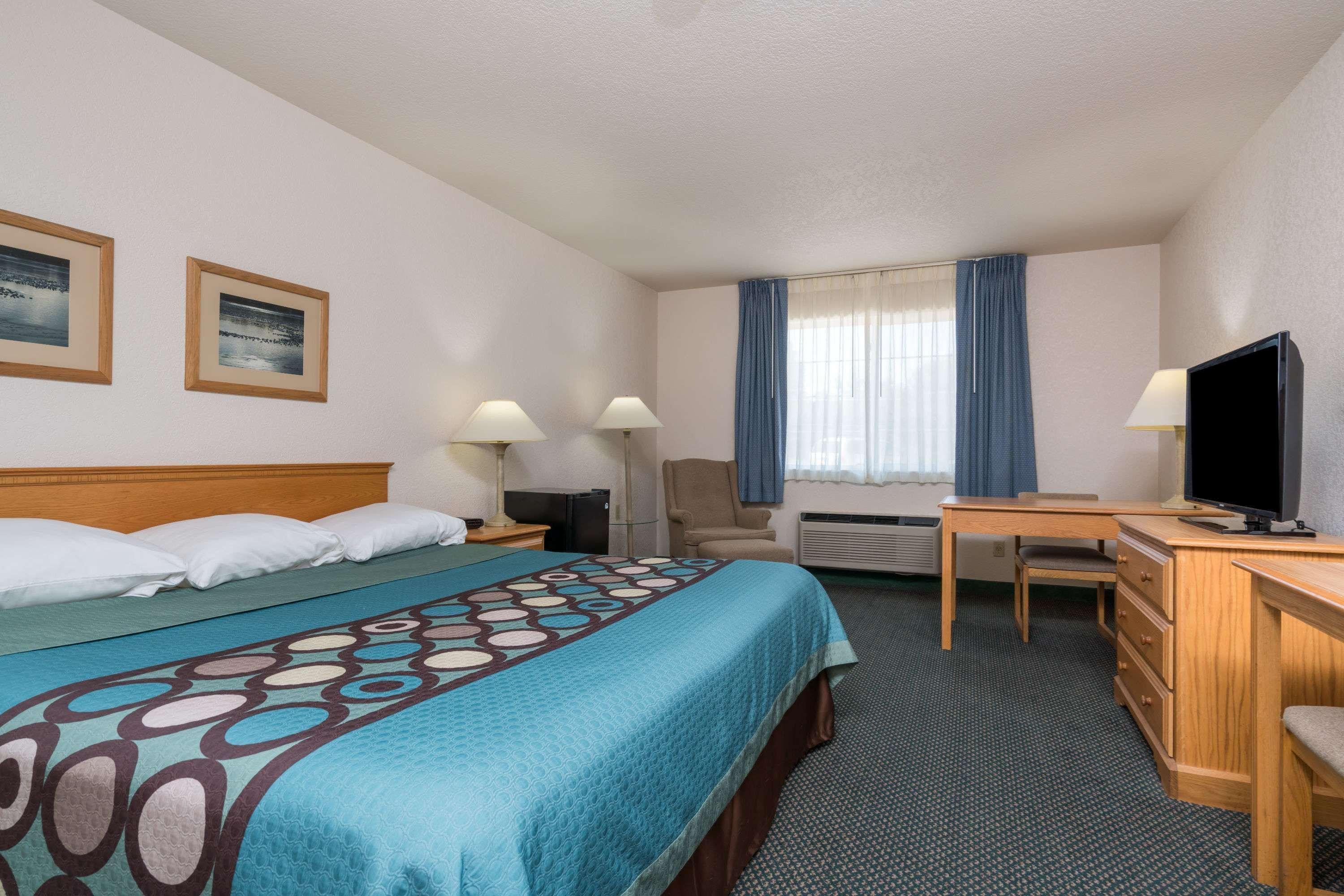 Super 8 By Wyndham Sheldon Hotel Exterior foto