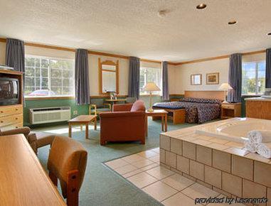 Super 8 By Wyndham Sheldon Hotel Interior foto
